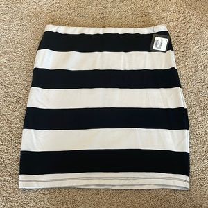 Nordstrom black and white striped skirt